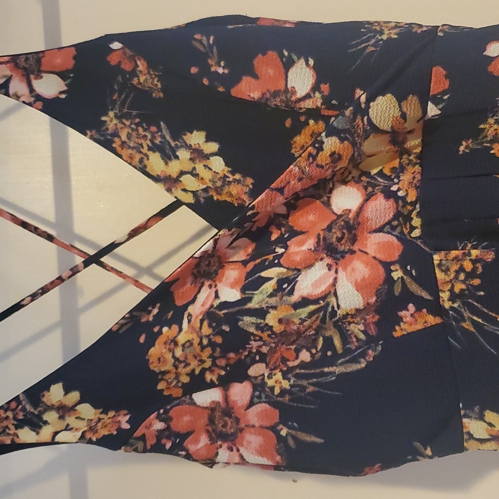 Romper - Picture 2 of 4